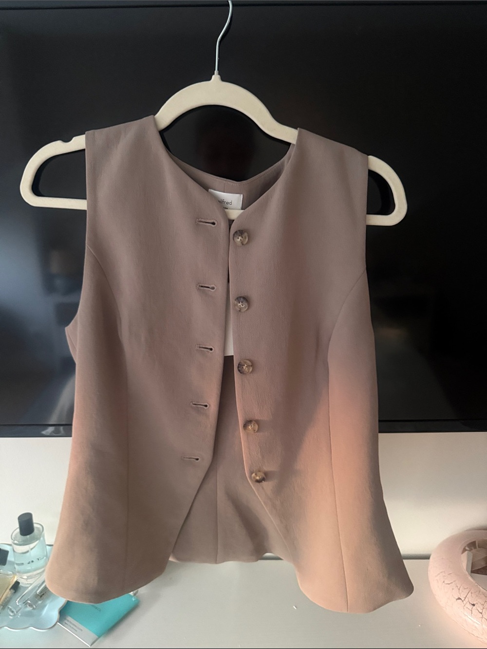 Aritzia Sleeveless Taupe/Cream Button-Front Vest
